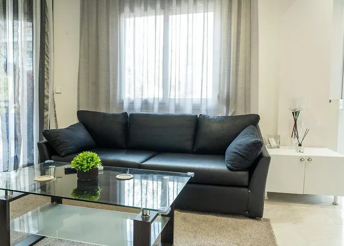 Unique With Huge Balcony * סלוניקי