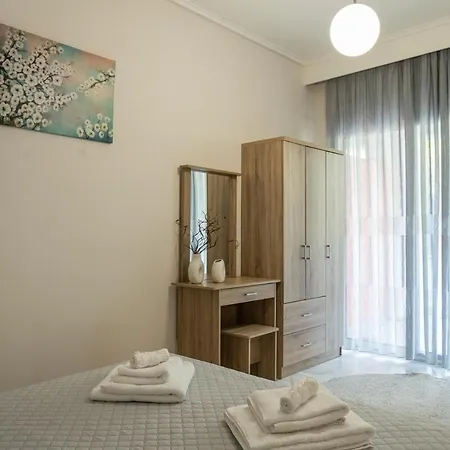 Unique With Huge Balcony سالونيك