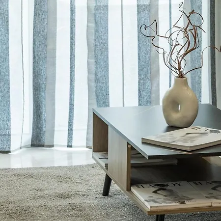 Unique With Huge Balcony شقة سالونيك