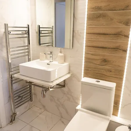 Unique With Huge Balcony Apartment Thessaloniki