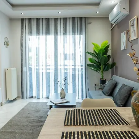 Unique With Huge Balcony شقة سالونيك