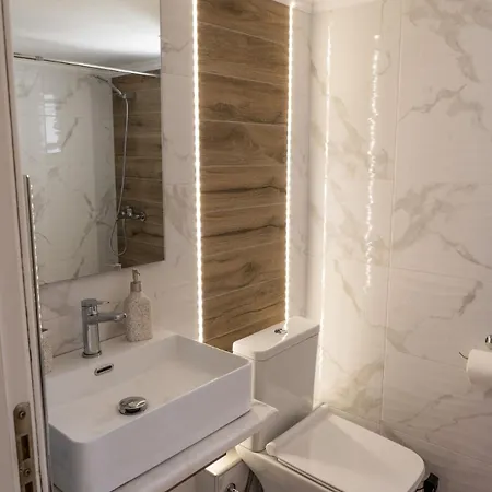 Unique With Huge Balcony Apartment Thessaloniki