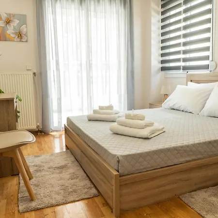 Unique With Huge Balcony * סלוניקי