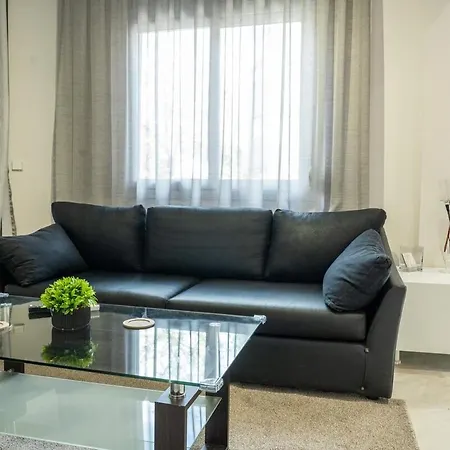 Unique With Huge Balcony * 테살로니키