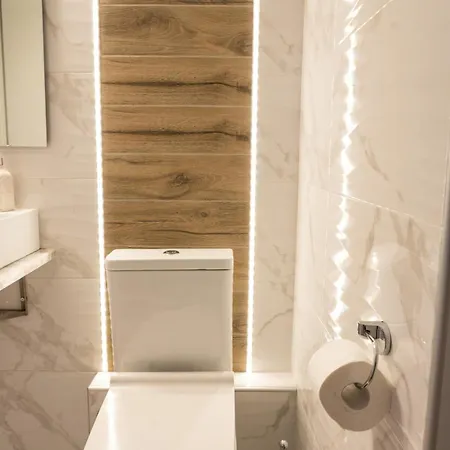 Unique With Huge Balcony 테살로니키