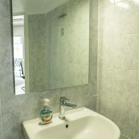 Unique With Huge Balcony 아파트