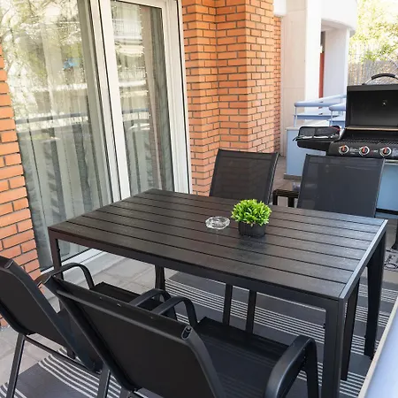 Unique With Huge Balcony 테살로니키